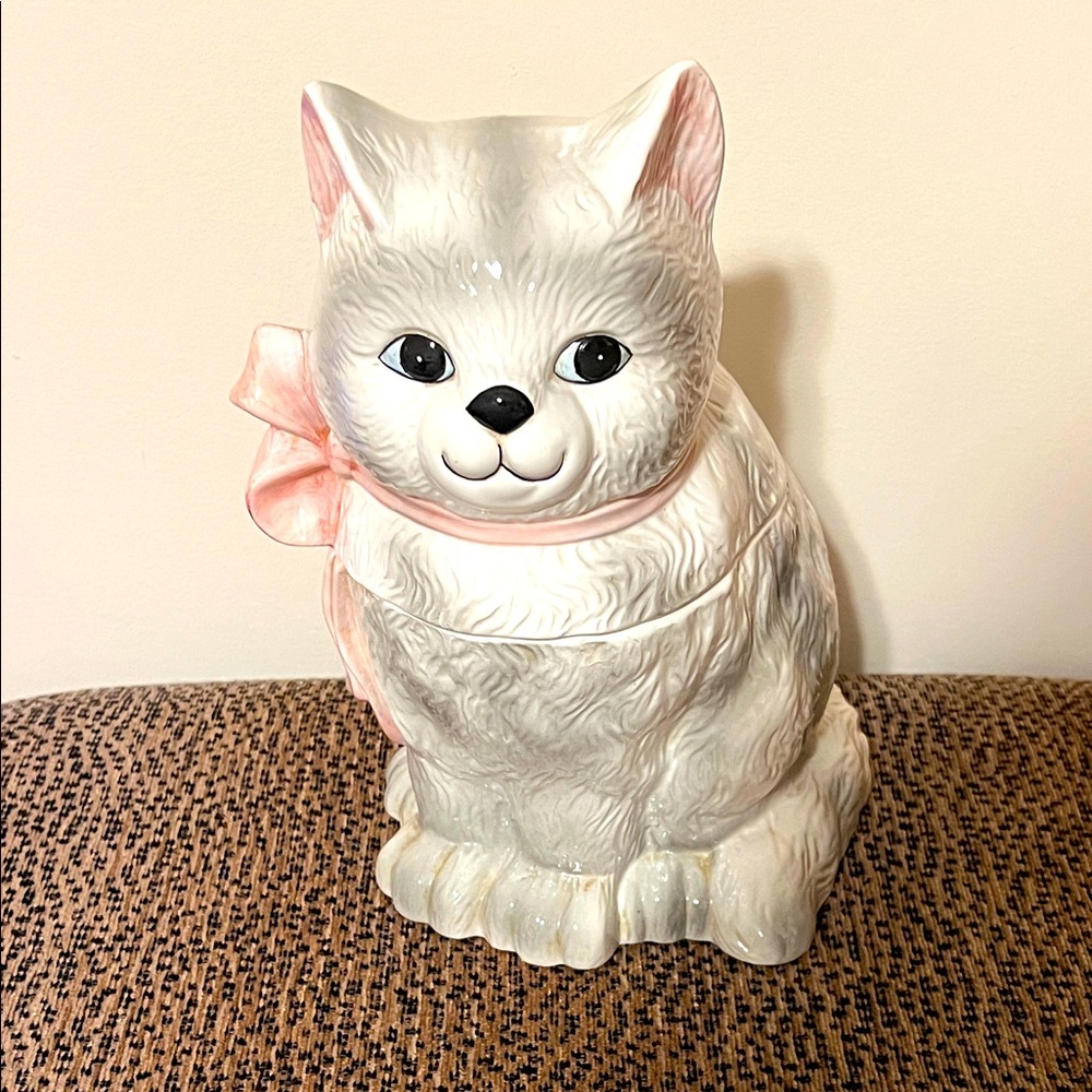 Vintage White Cat Cookie Jar with Pink Bow. Like New